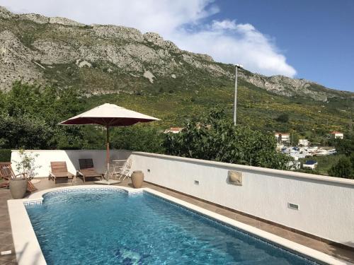 Contemporary Villa With Private Pool In Dubrovnik