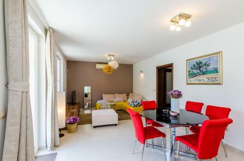 Apartment A&s
