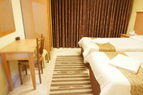 Moab Land Hotel