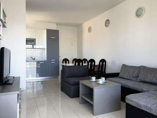 Apartment Maestral Novalja