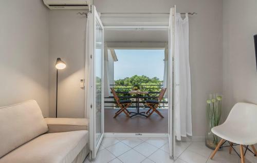 Apartment Green With Balcony