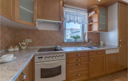 Stunning Home In Nova Vas With Wifi And 2 Bedrooms