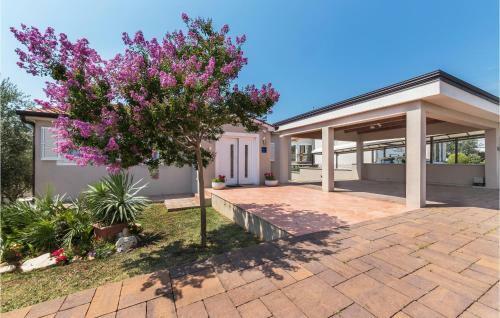 Stunning Home In Nova Vas With Wifi And 2 Bedrooms