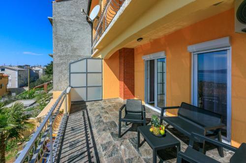 Apartments Leoalemar