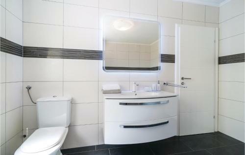 Five-bedroom Holiday Home In Obrovac Sinjski