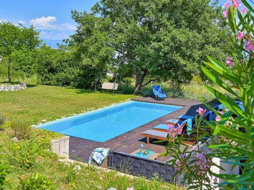 Modern Villa In Icici With Swimming Pool And Jacuzzi