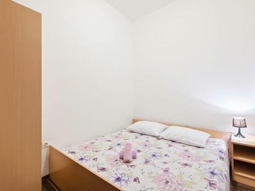 Lovely Holiday Home In Posedarje With Balcony