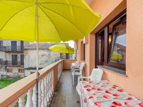 Lovely Holiday Home In Posedarje With Balcony