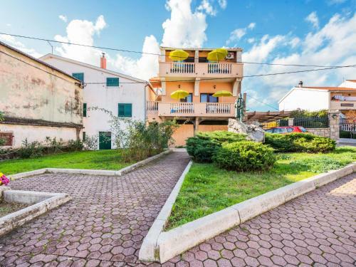 Lovely Holiday Home In Posedarje With Balcony