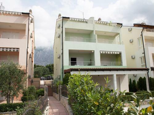 Apartment Green-close To The Sea