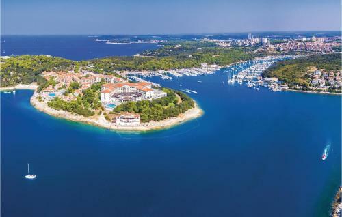 Amazing Apartment In Pula With 3 Bedrooms