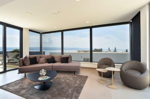 Ravnice Villa Sleeps 8 Pool Air Con Wifi T812194