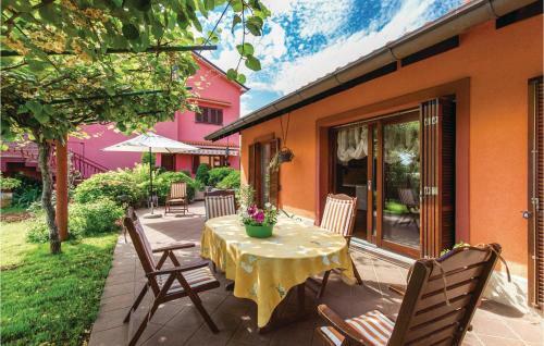 Two-bedroom Holiday Home In Rijeka