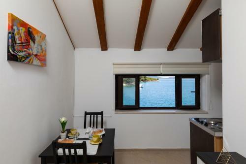 Apartments Lovorna