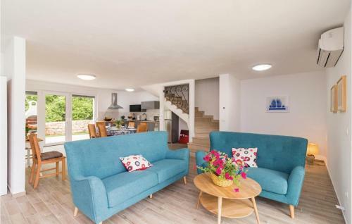 Four-bedroom Holiday Home In Putini