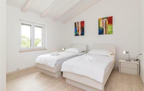 Four-bedroom Holiday Home In Putini