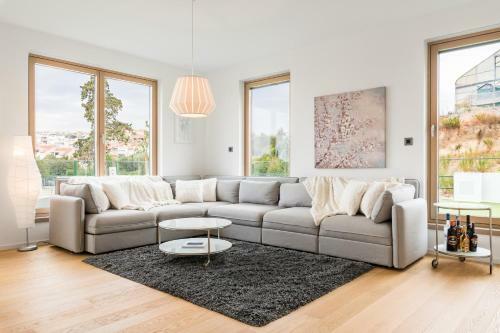 The Majestic Bel Etage Upscale Apartment With Pool