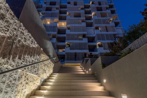 The Majestic Bel Etage Upscale Apartment With Pool