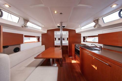 Beneteau Oceanis 38.1.- Anima Maris II