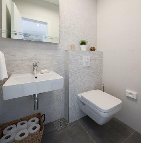 S Luxury Apartments