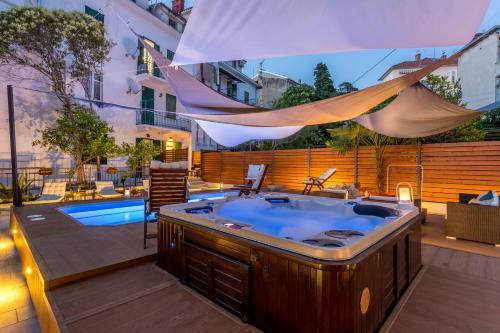 Bed & Breakfast Evala Luxury Rooms With Pool And Garden
