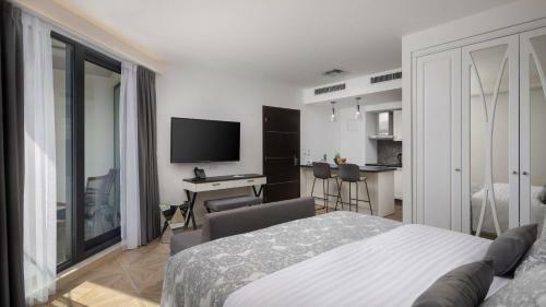 Aparthotel Ellure Luxury Suites
