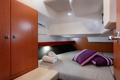 Bavaria Cruiser 41 - Nina Sailing Boat
