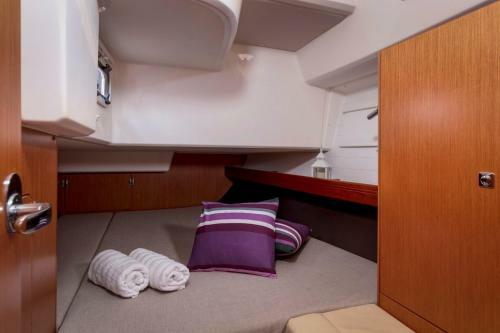 Bavaria Cruiser 41 - Nina Sailing Boat