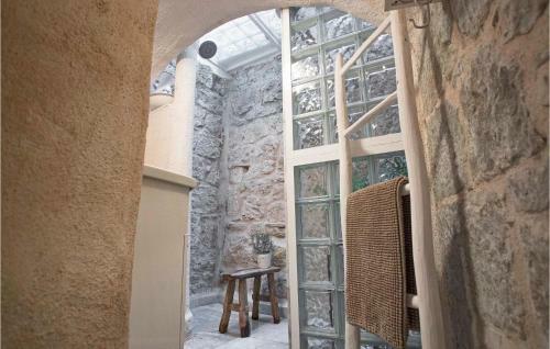 Stunning Apartment In Split With