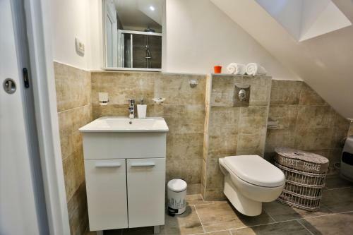 Impeccable 3-bed Apartment In Split
