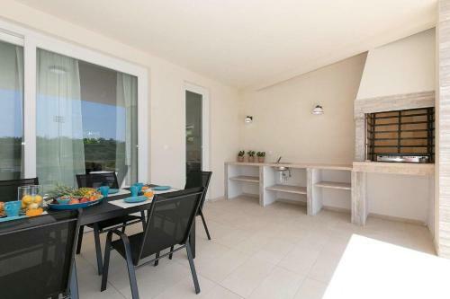 Villa Aura