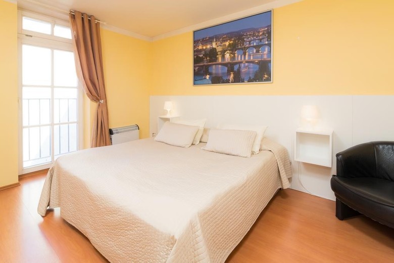 Hotel City Crown