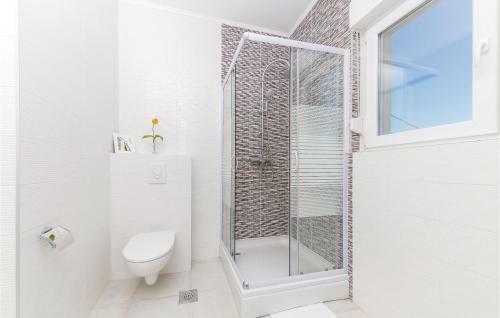 Four-bedroom Holiday Home In Seget Donji