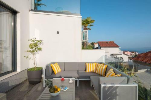 Luxury Villa Riva With Infinity Pool