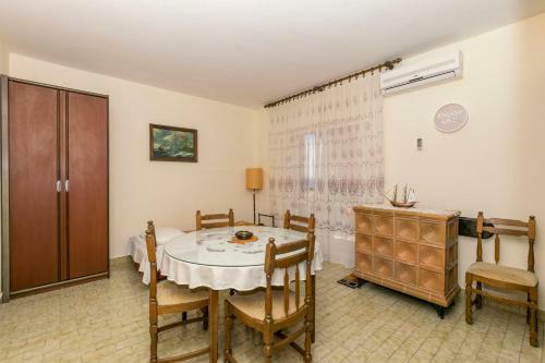 Apartments Zizic