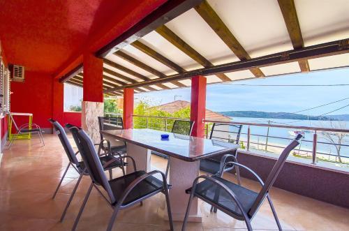 Apartments Karlo