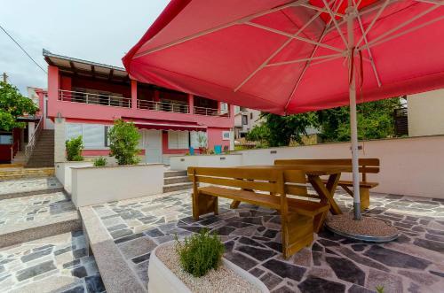 Apartments Karlo