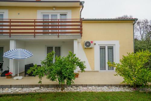 Hostal Apartments Maslina
