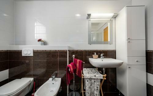 Iva House With Apartment