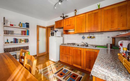 Valessia House With Apartment