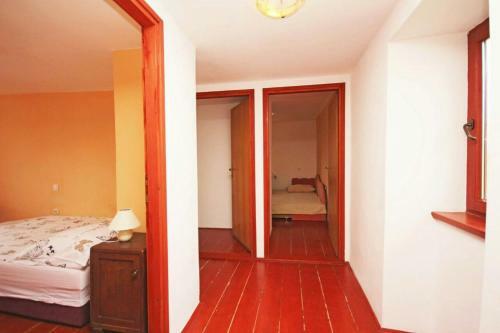 Holiday House With Spacious Garden And Pool