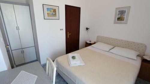 Hostal Apartments Miro