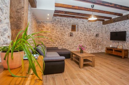 Heritage House With Heated Pool Vrime