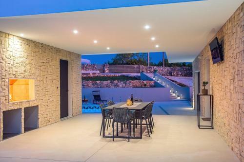 Modern Villa M30 With Private Pool, 3 En-suite Bedrooms