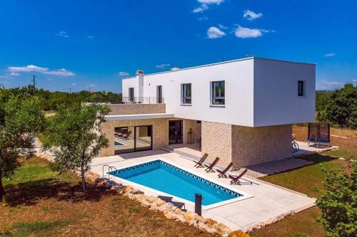 Modern Villa M30 With Private Pool, 3 En-suite Bedrooms