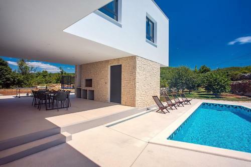 Modern Villa M30 With Private Pool, 3 En-suite Bedrooms