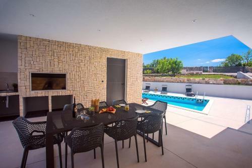 Modern Villa M30 With Private Pool, 3 En-suite Bedrooms