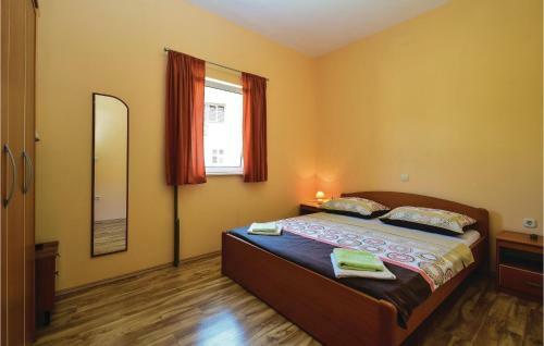 Two-bedroom Holiday Home In Brodarica