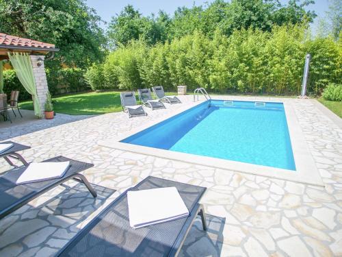 Luxurious Villa In Kadumi With Swimming Pool