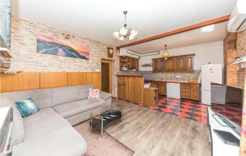 Two-bedroom Apartment In Kastel Stafilic
